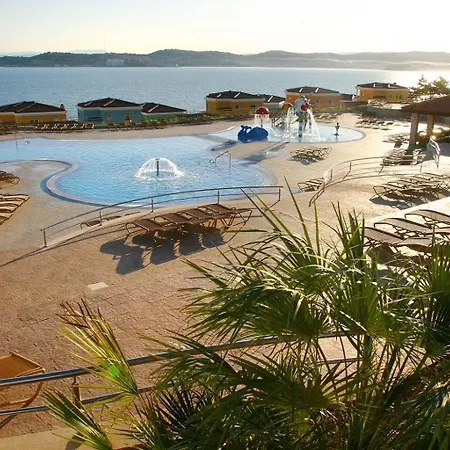 Skiper & Golf Resort, Niky 萨武德里亚